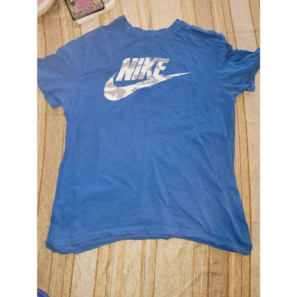 Nike short sleeve tee - Picture 1 of 2